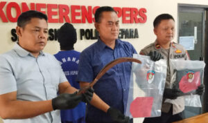 Polres Jepara menangkap 2 santri di Kecamatan Bangsri karena melakukan pembacokan sekaligus menangkap tiga warga yang melakukan perusakan Pon