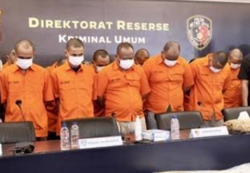 1 ginjal dibeli jaringan internasional Rp 135 juta, 122 orang Indonesia telah menjadi korban sindikat jual-beli ginjal di Kamboja.