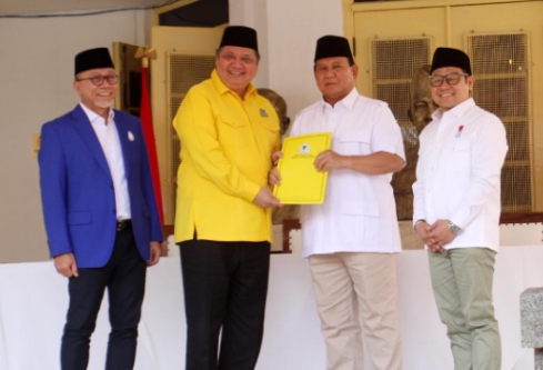 Ketum Partai Golkar Airlangga Hartarto, dilaporkan ke Mahkamah Partai oleh Koordinator Tim Pemrakarsa Kebangkitan Partai Golkar Lawrence Sibu