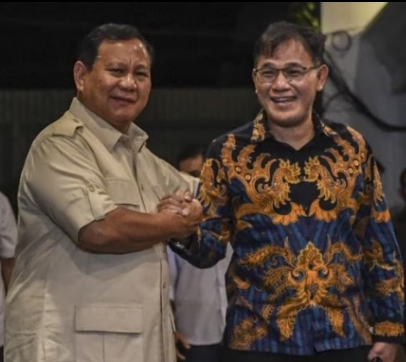 Budiman Sudjatmiko memiliki pilihan mengundurkan diri atau dipecat karena mendukung Prabowo Subianto sebagai bakal calon presiden (capres) 20