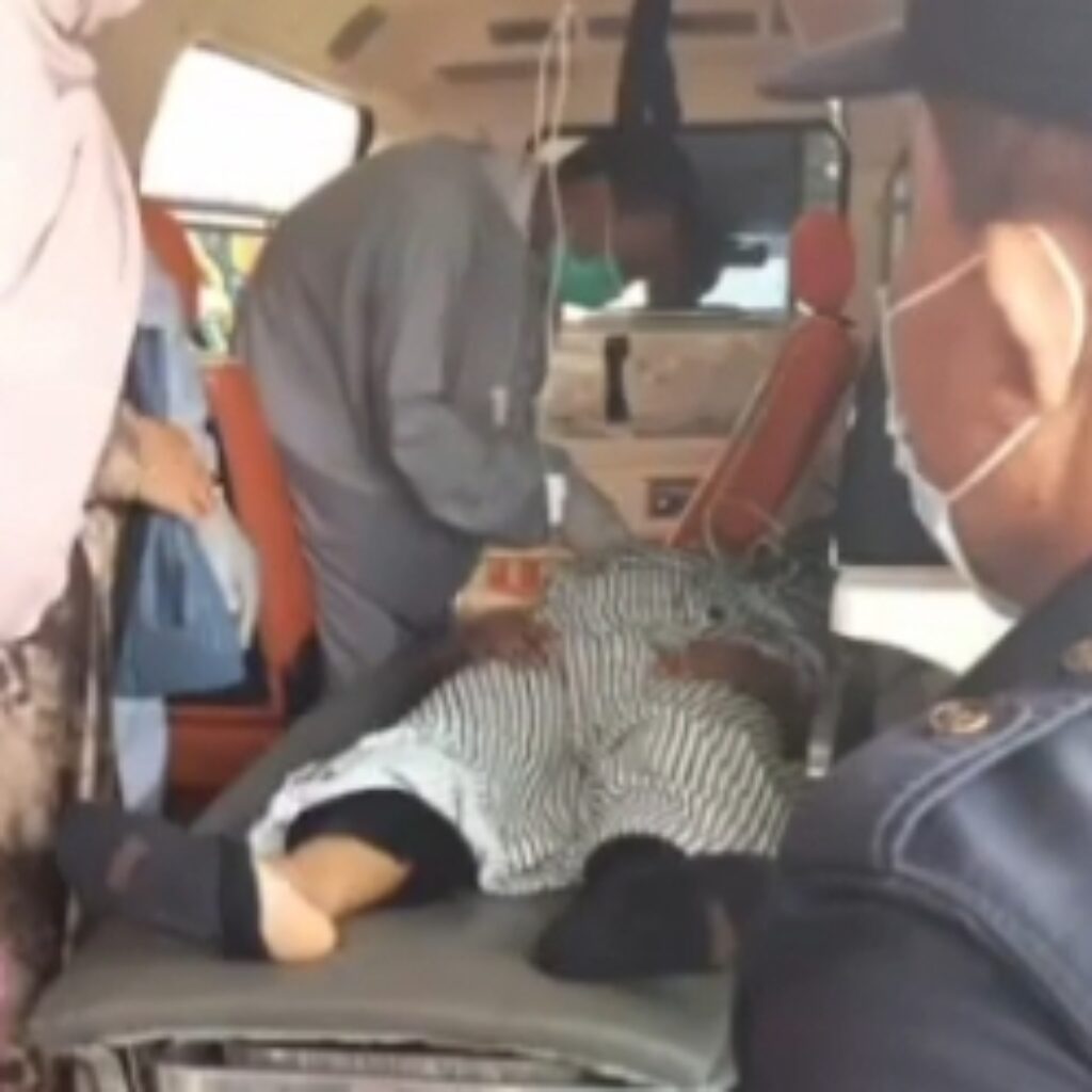 Guru MA dibacok muridnya sendiri Siswa pembacok gurunya sendiri di Madrasah Aliyah (MA) Yayasan Islam Suhada (Yasua), Kabupaten Demak, divonis 2 tahun 6 bulan penjara