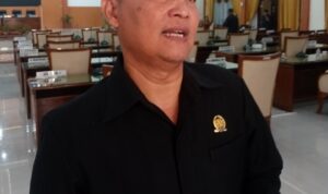 Ketua DPRD Demak. Ketua DPRD Demak mengaku prihatin karena air PUDAM yang dinikmati pelanggan terasa payau. secepatnya akan melakukan koordinasi meminta kebija