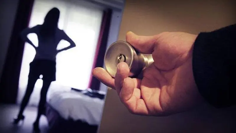 Oknum Sekdes Kudus berinisial S, Senin (25/9/2023) digerebek saat ‘ngamar’ dengan L, perempuan istri orang di salah satu hotel dijalan lingka