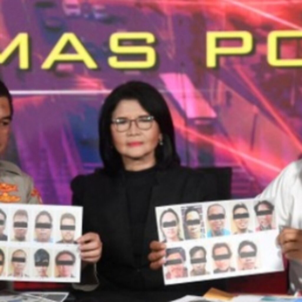 Densus 88 tangkap teroris Densus 88 Polri melaporkan sudah menangkap 59 teroris selama Oktober 2023 yang disinyalir akan menggagalkan Pemilu 2024.