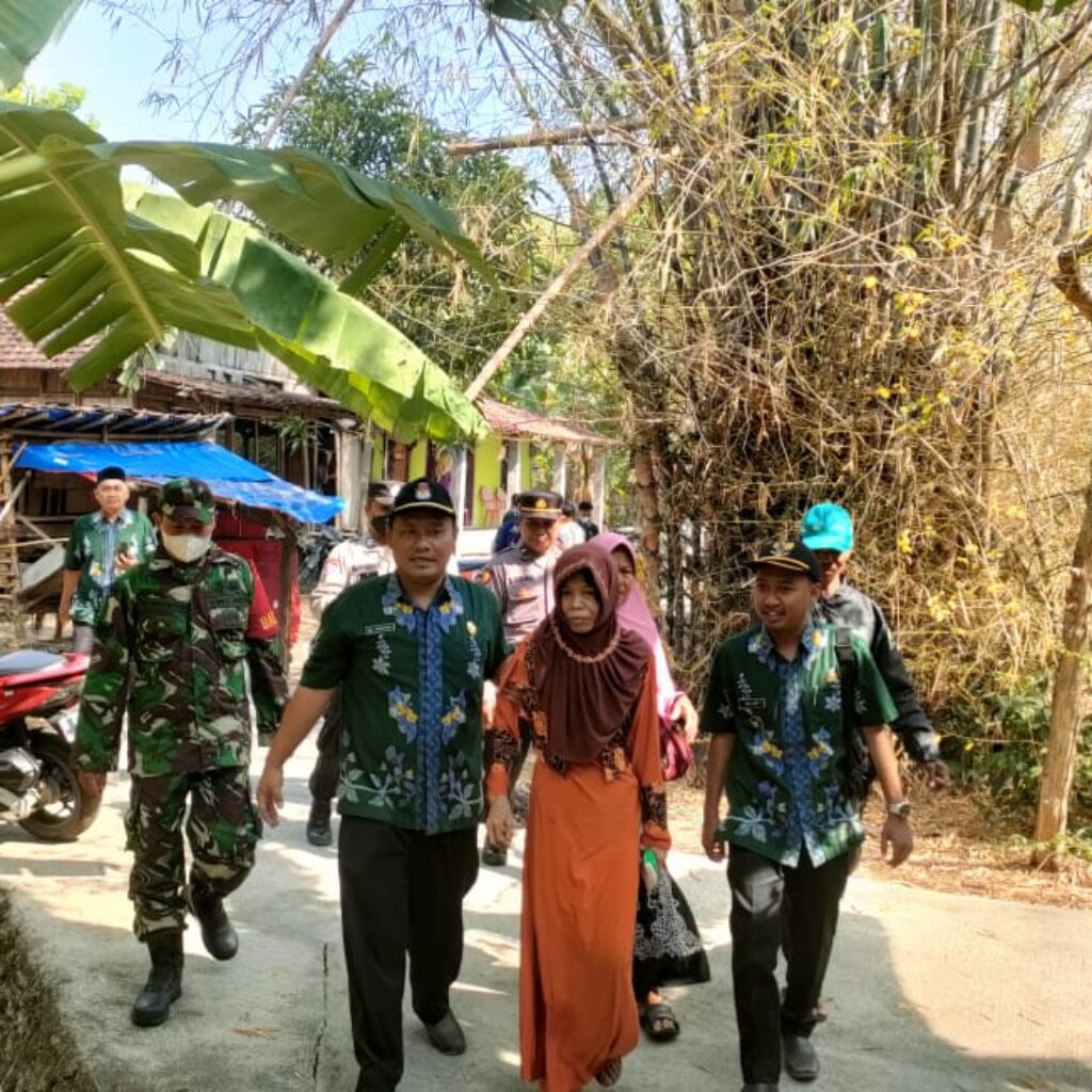 Tim gabungan TNI, Polri, Dinkes dan perangkat desa Baleromo, membawa K (45) penderita ODGJ berobat lanjutan ke RSJ Pedurungan Semarang, sehat