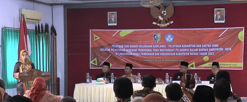 Bupati Demak dr.Eisti’anah, SE membuka pelatihan karawitan dan sastra jawa dengan maksud ‘Nguri-uri budaya luhur.