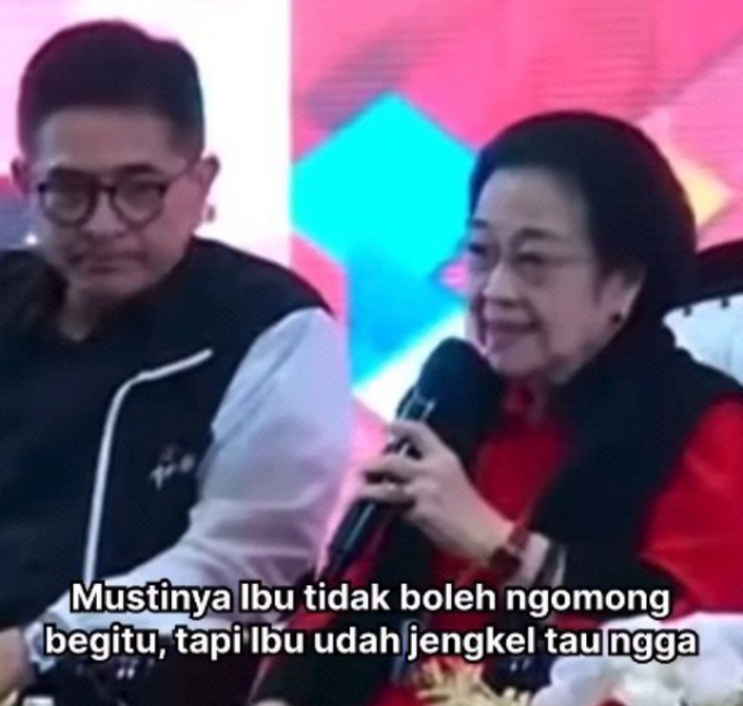 Megawati jengkel dengan sikap penguasa saat ini ingin bertindak seperti penguasa di masa Orde Baru, mengajak untuk tidak takut dan lawan.