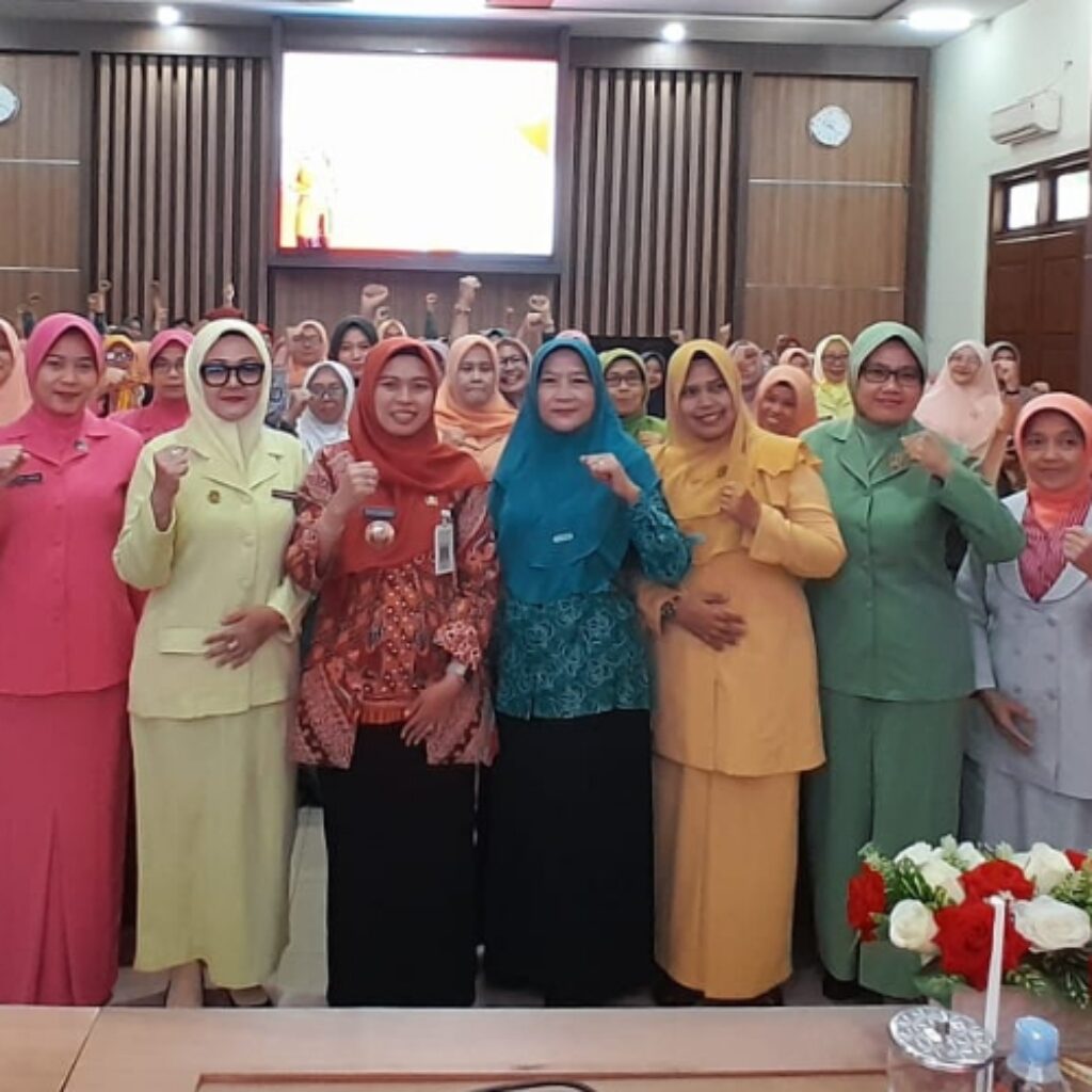 Bupati Demak-dr.Eisti’anah, SE menegaskan bahwa ‘Ibu adalah agen aktif perubahan pembangunan, tidak hanya menerima manfaat pembangunan’.