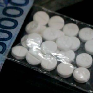 Tim patroli laut Polairud Baharkam Polri menangkap 2 warga Kabupaten Demak karena edarkan/jual beli 2000 pil koplo.