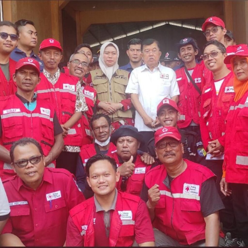 JK dan PMI Demak Ketua Umum Palang Merah Indonesia (PMI) Jusuf Kalla (JK) akan bantu masyarakat Demak yang terdampak banjir yang ke 2 ini.