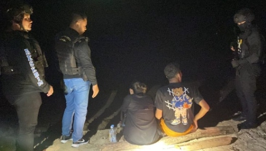 Sepasang muda-mudi yang kedapatan berduaan di pinggir pantai Bandengan, digerebek Tim Patroli Siraju Polres Jepara.