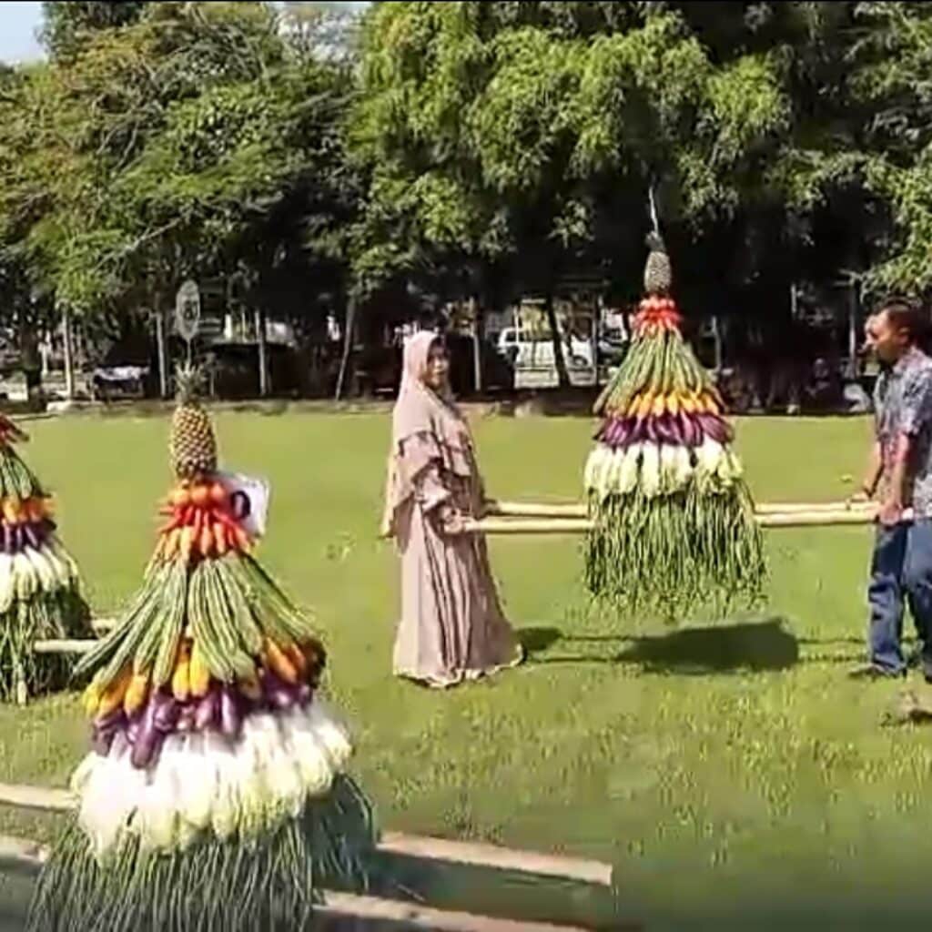 Gunungan 90