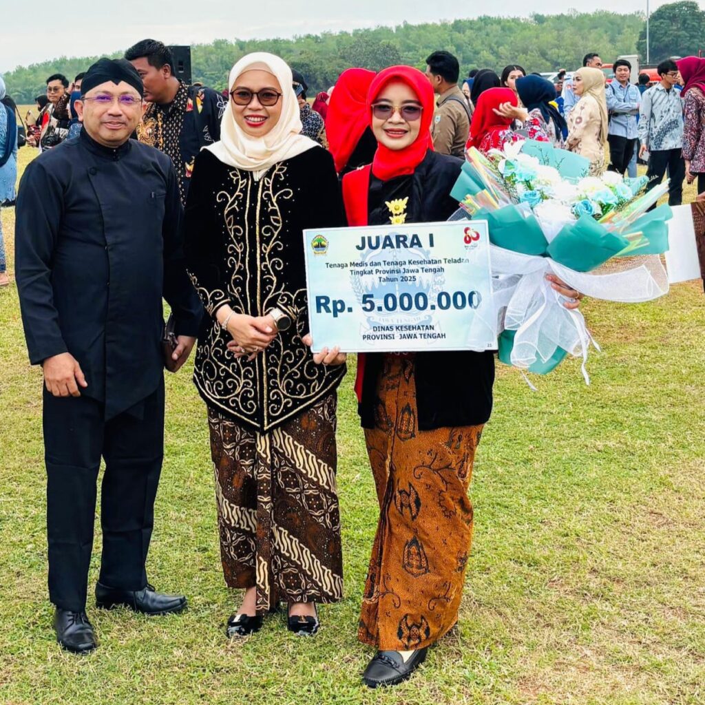 Juara 1 nakes teladan