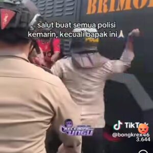 Polisi pukul kepala pendemo Pati